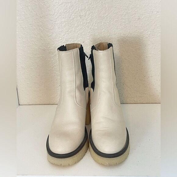 Free People James Chelsea Leather Boots in cream and black. 38/8 - Picture 6 of 13